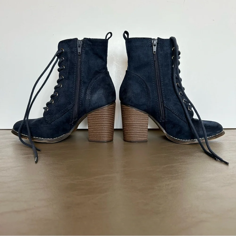 Candie's Dark Blue Faux Suede Chunky Heeled Ankle Boots with Side Zipper Size 7